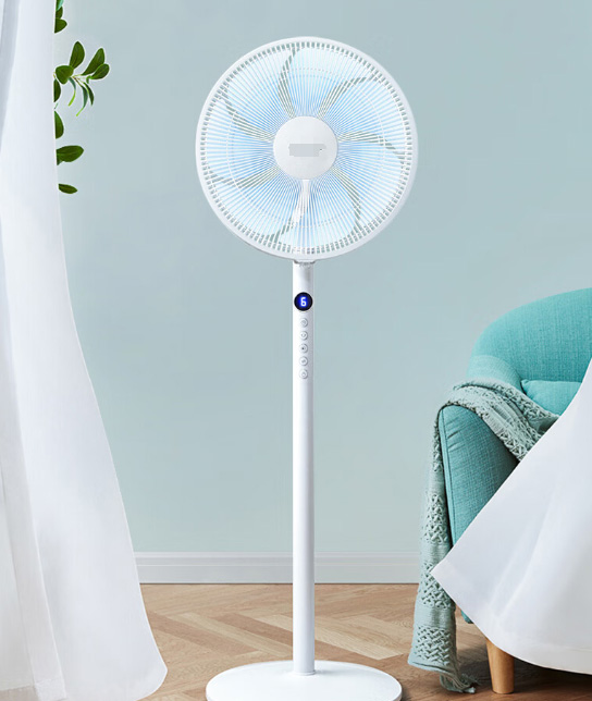 Blow 3 degrees Celsius for a summer! Choose the right fan and stand next to the air conditioner